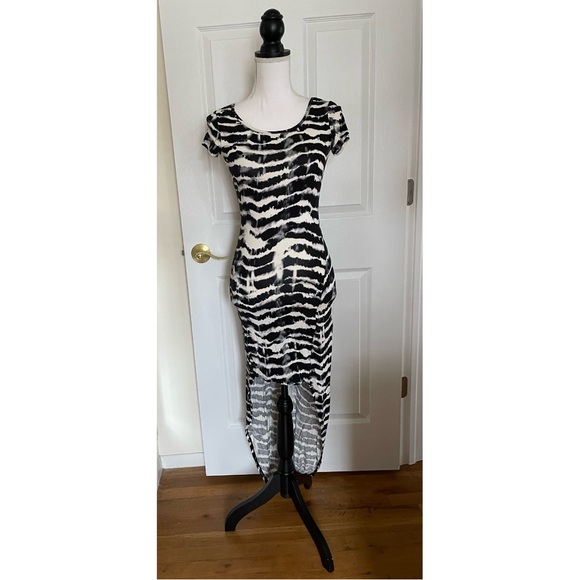 Guess Black and White Animal Print High Low Maxi Dress - Picture 1 of 2